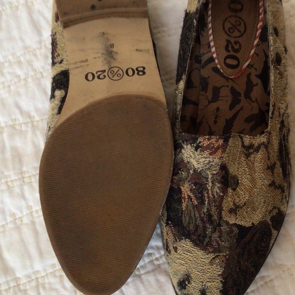 Tapestry loafers from 80/20, Size 8 - Picture 6 of 6